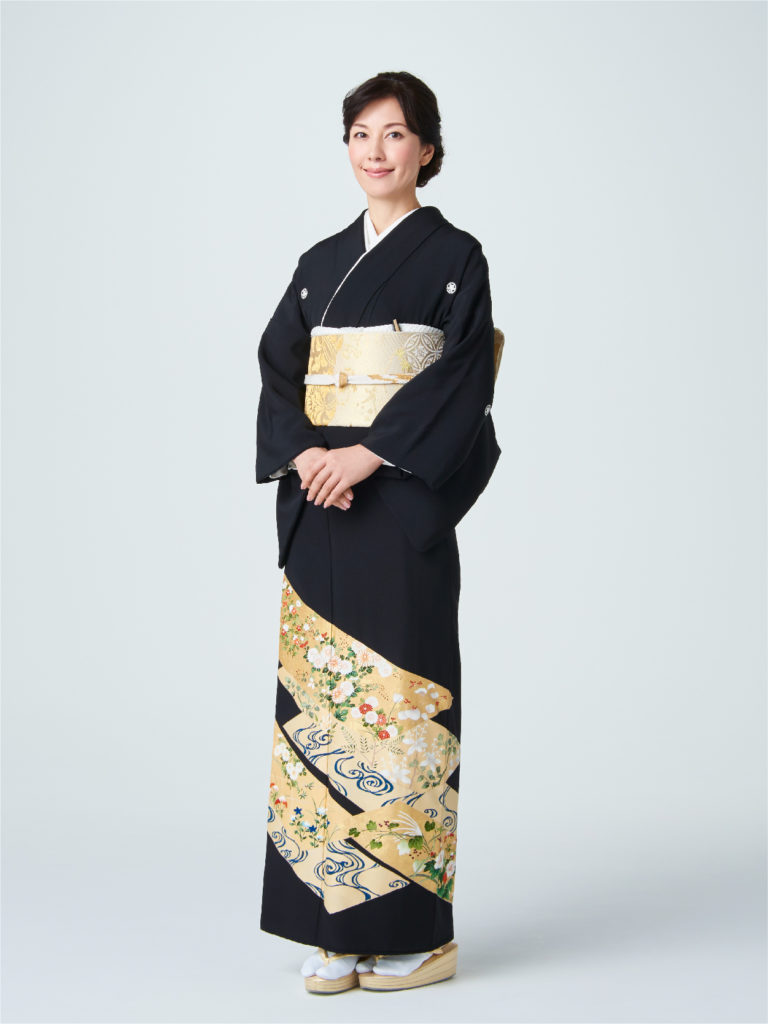 黒留袖_光琳草花絵巻