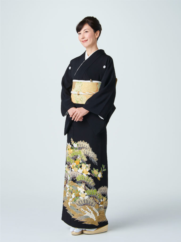 黒留袖_蒔絵橘波松