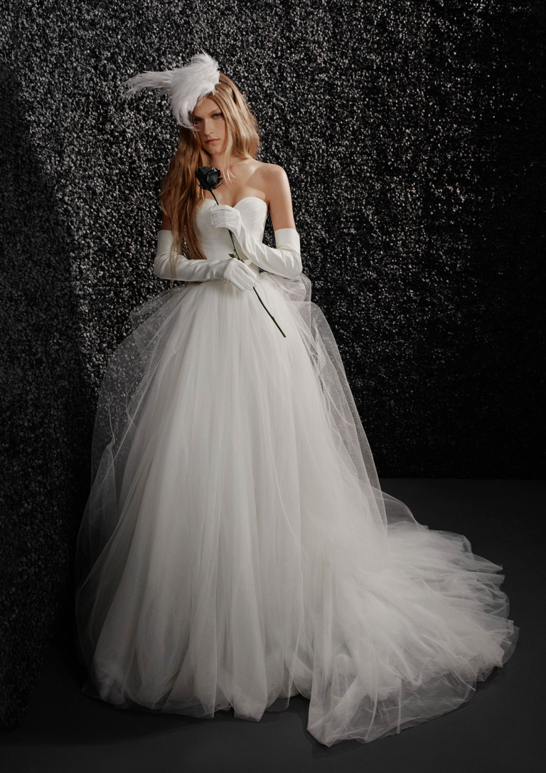 VERA WANG BRIDE<br />
CLAUDINE<br />
<br />
￥572,000（税込）<br />
