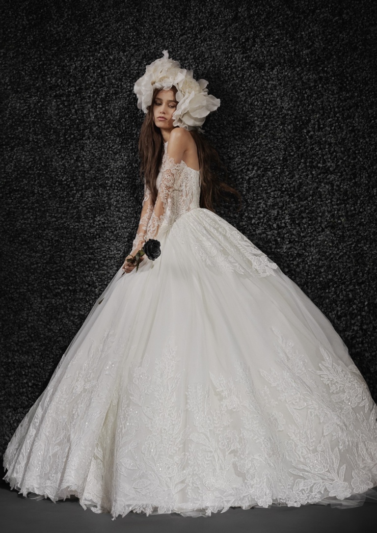 VERA WANG BRIDE<br />
VIVIANE<br />
<br />
￥638,000（税込）<br />
<br />
Gloves<br />
￥52,800（税込）