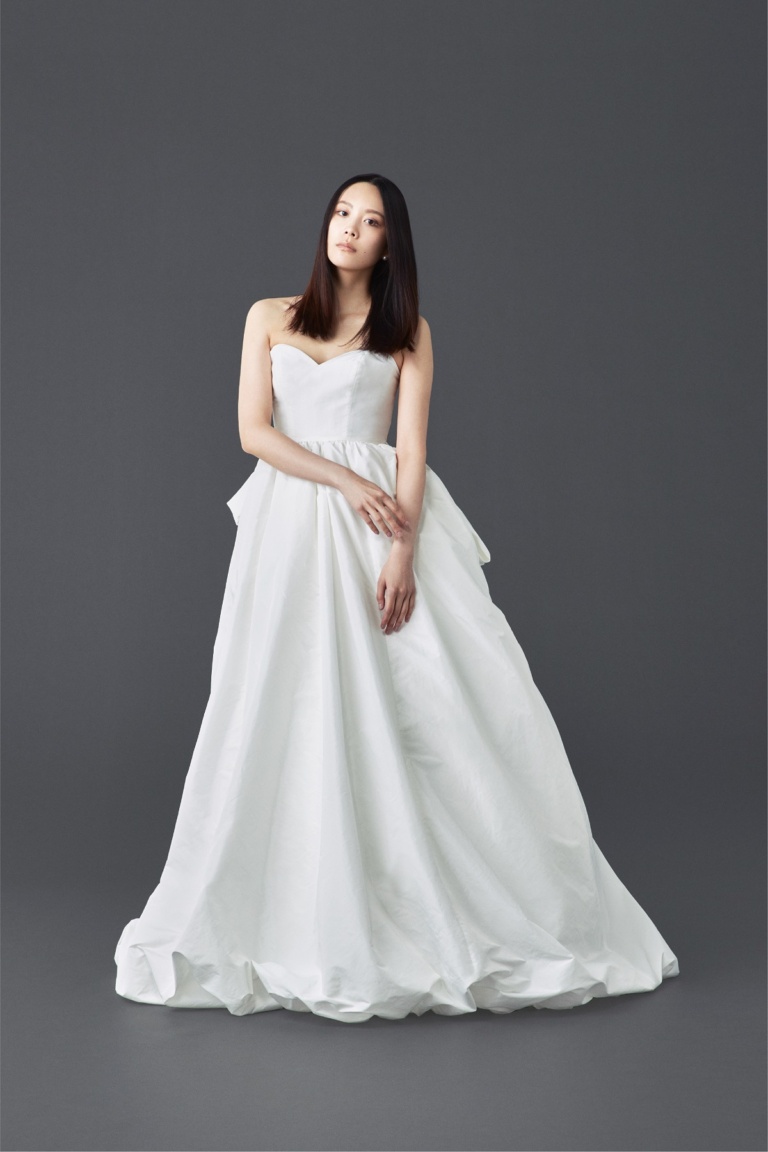 AMPARO<br />
<br />
￥594,000（税込）