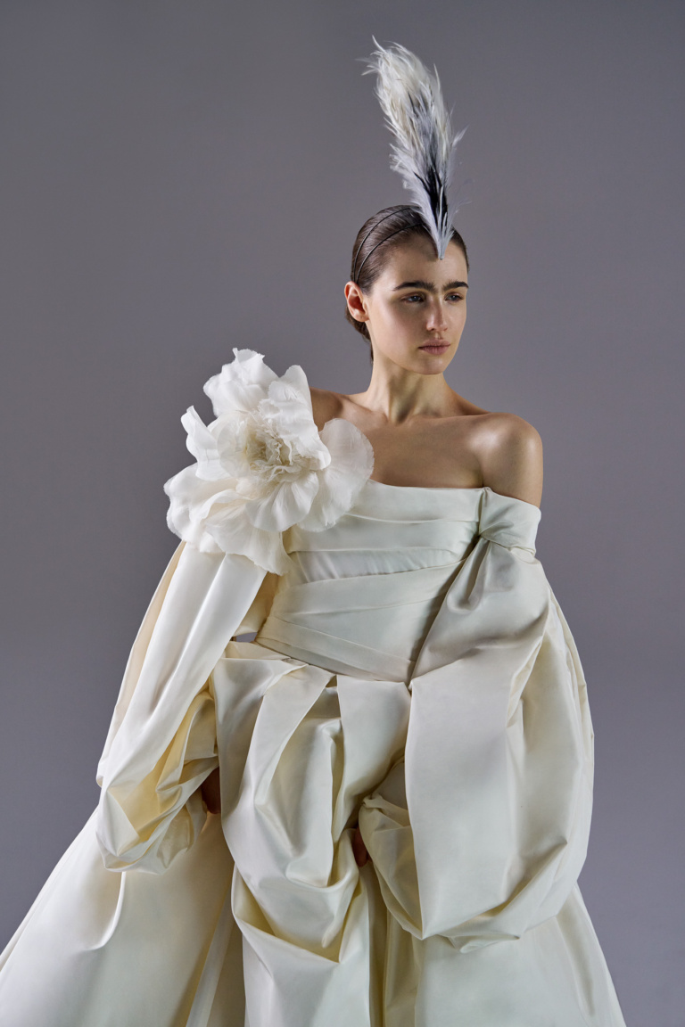 2026 COLLECTION <br />
MARY<br />
<br />
￥3,048,100（税込）