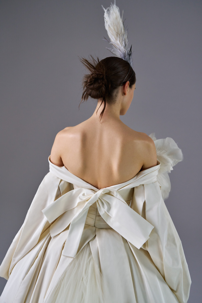 2026 COLLECTION <br />
MARY<br />
<br />
￥3,048,100（税込）