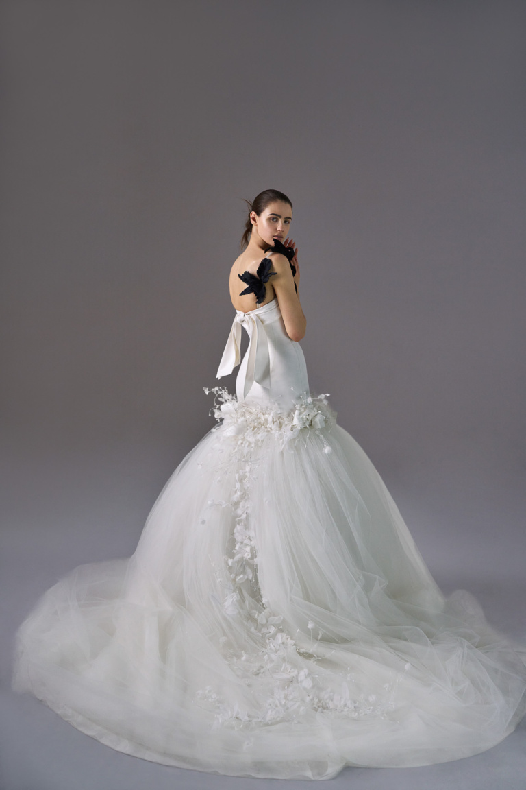 2026 COLLECTION <br />
MAUDE<br />
<br />
￥4,518,800（税込）